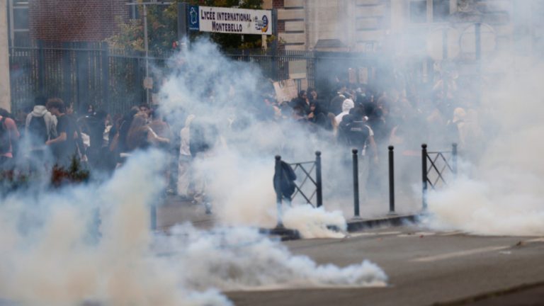 Protestat studentore në Francë, mbi 600 të arrestuar, plagosen 80 policë