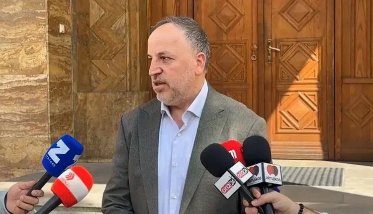 Pas 35 vitesh pritjeje, Azizi paralajmëron: Jo vetëm jurisprudenca, të gjitha provimet profesionale edhe në shqip!